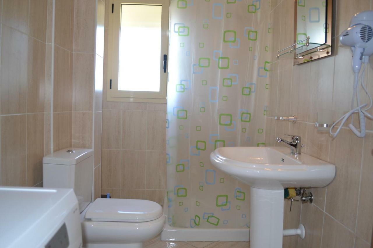 Kela's SEAVIEW Studio Apartment Vlorë Esterno foto