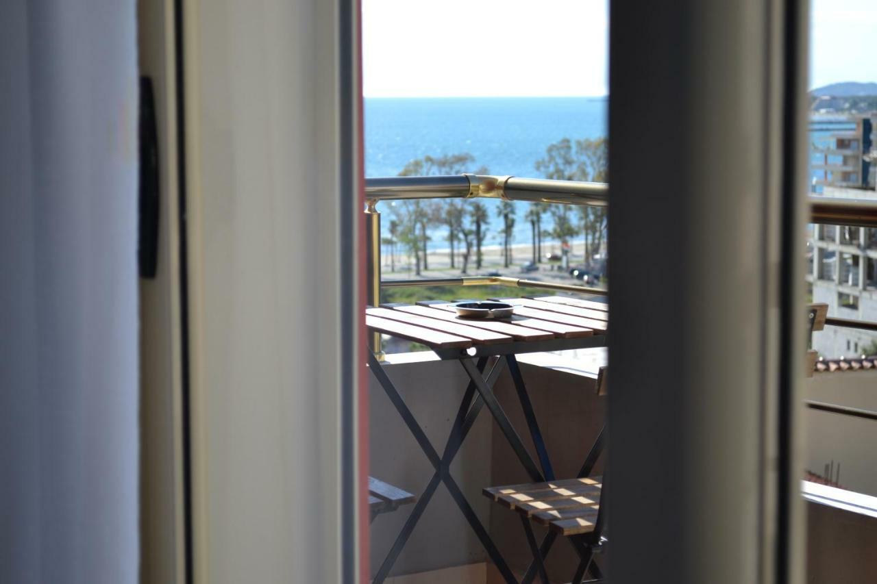 Kela's SEAVIEW Studio Apartment Vlorë Esterno foto