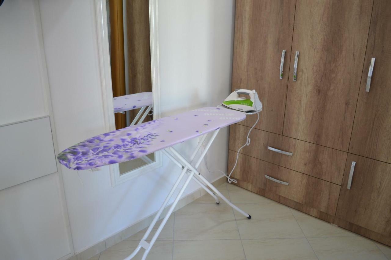 Kela's SEAVIEW Studio Apartment Vlorë Esterno foto